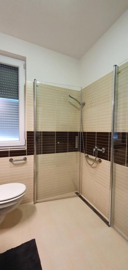 Mandara Wellnes Apartmanok Siófok Esterno foto