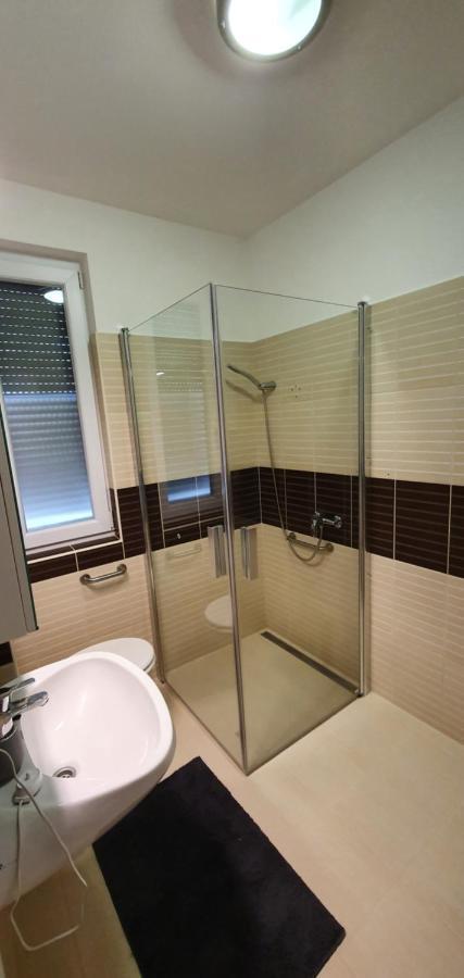 Mandara Wellnes Apartmanok Siófok Esterno foto