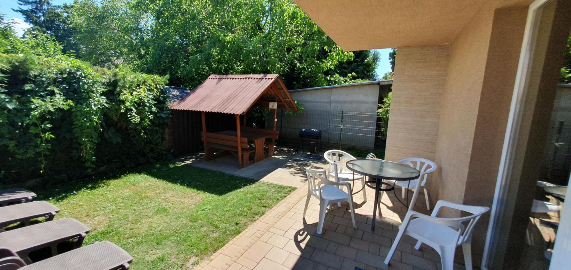 Mandara Wellnes Apartmanok Siófok Esterno foto