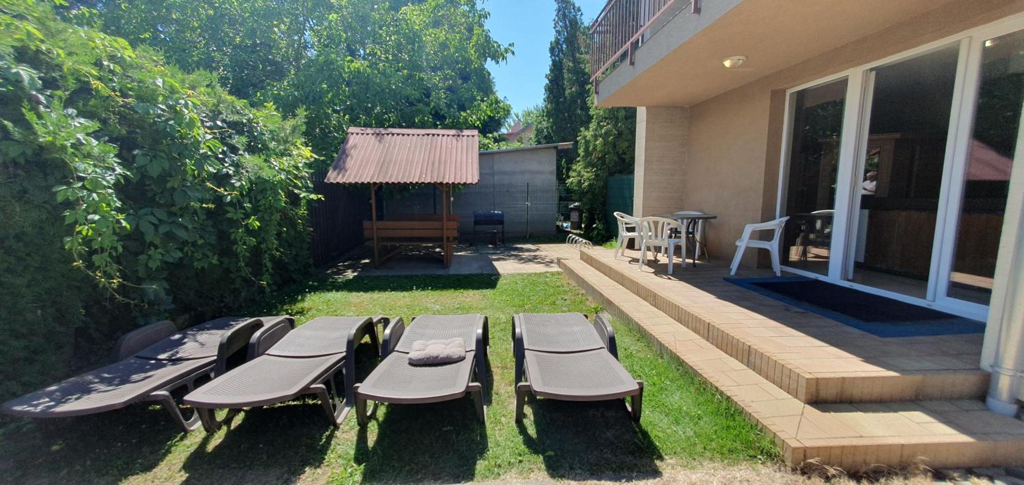 Mandara Wellnes Apartmanok Siófok Esterno foto