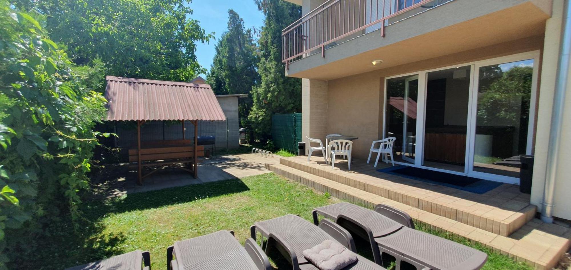 Mandara Wellnes Apartmanok Siófok Esterno foto