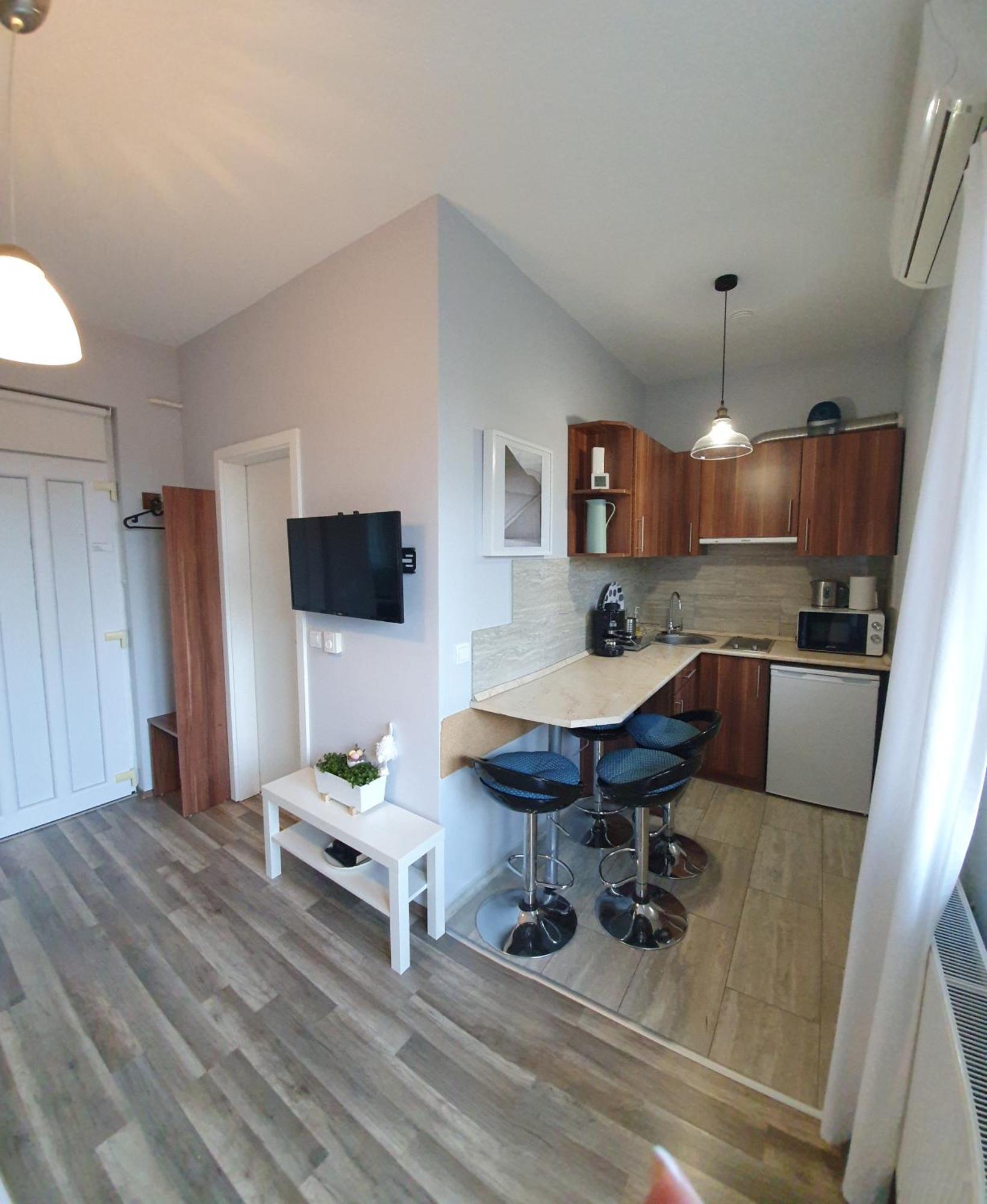 Mandara Wellnes Apartmanok Siófok Esterno foto